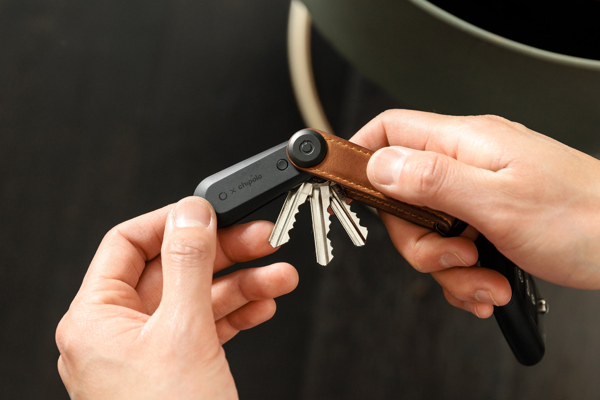 Orbitkey X Chipolo tracker V2 Orbitkey